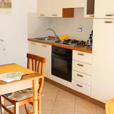Apartment Toscana Tour - Cottage Elena With Private Fenced Garden, Terrace